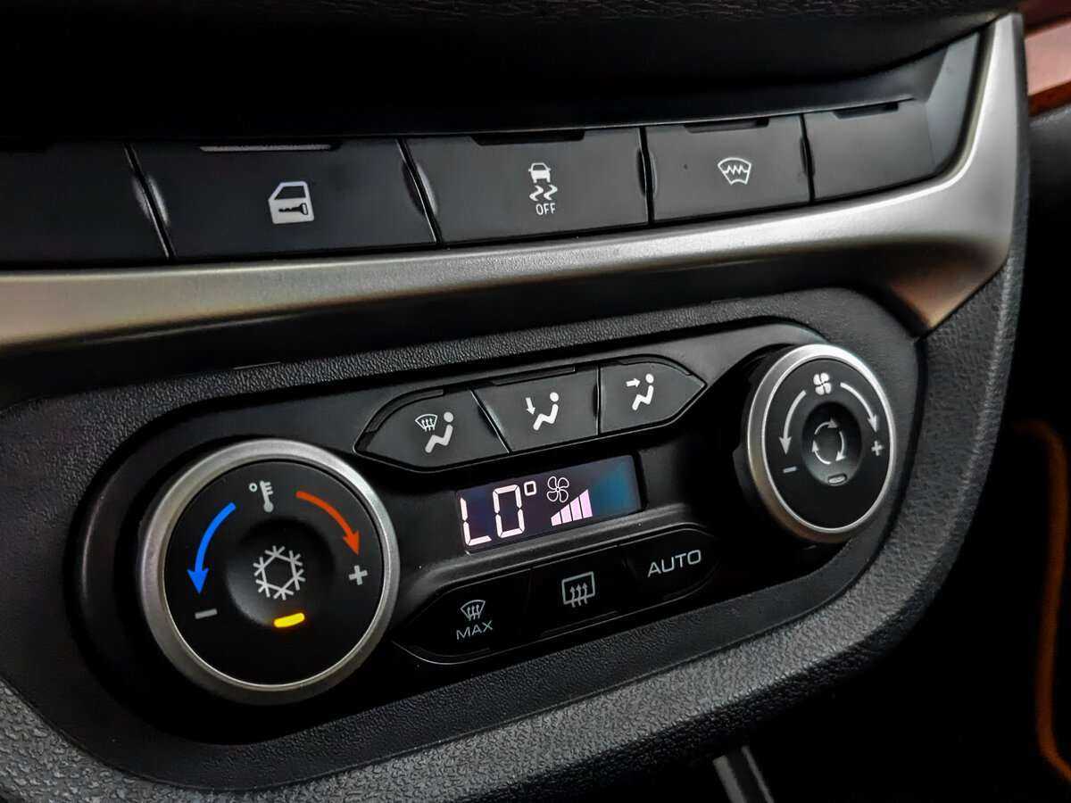 Lada (ВАЗ) Vesta SW Cross, 2019 - Фото №21