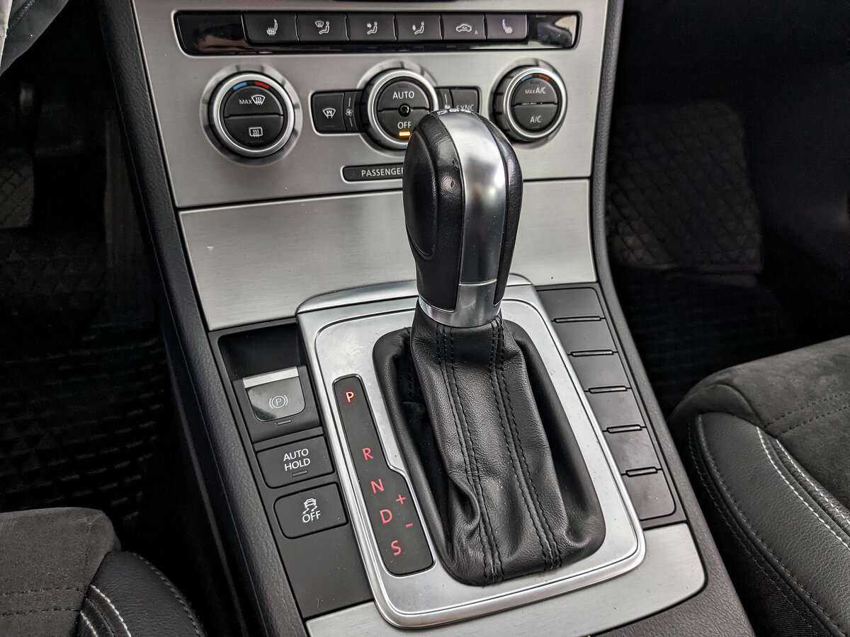 Volkswagen Passat CC, 2012 - Фото №22