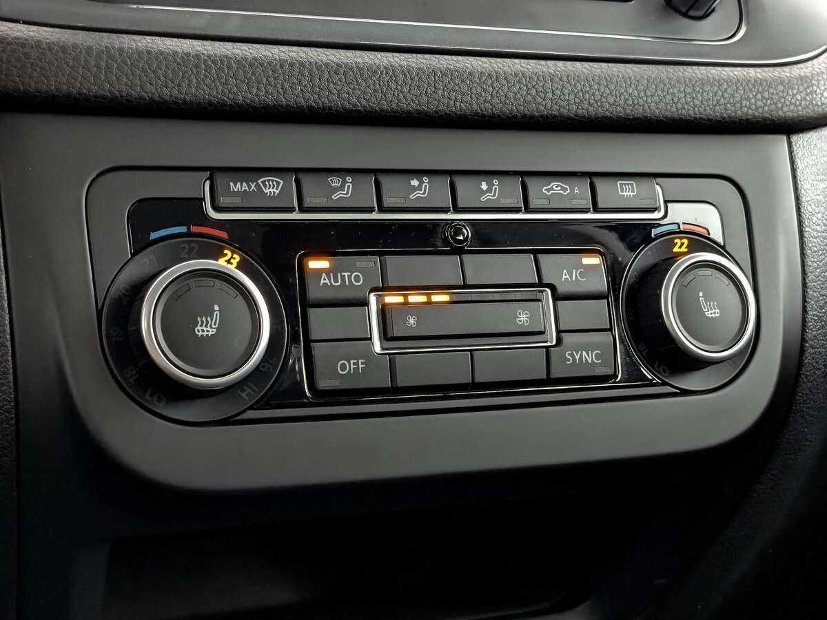 Volkswagen Tiguan, 2015 - Фото №16