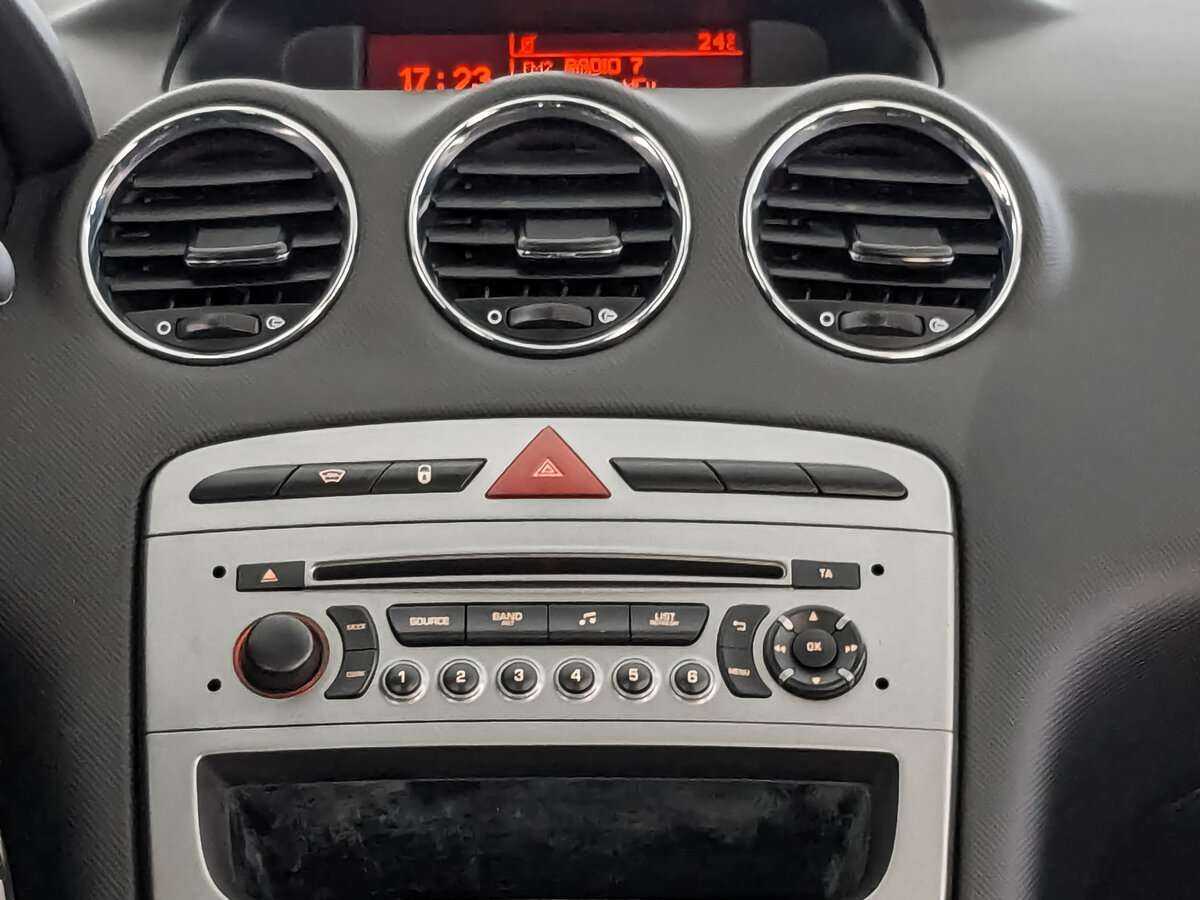 Peugeot 408, 2013 - Фото №16