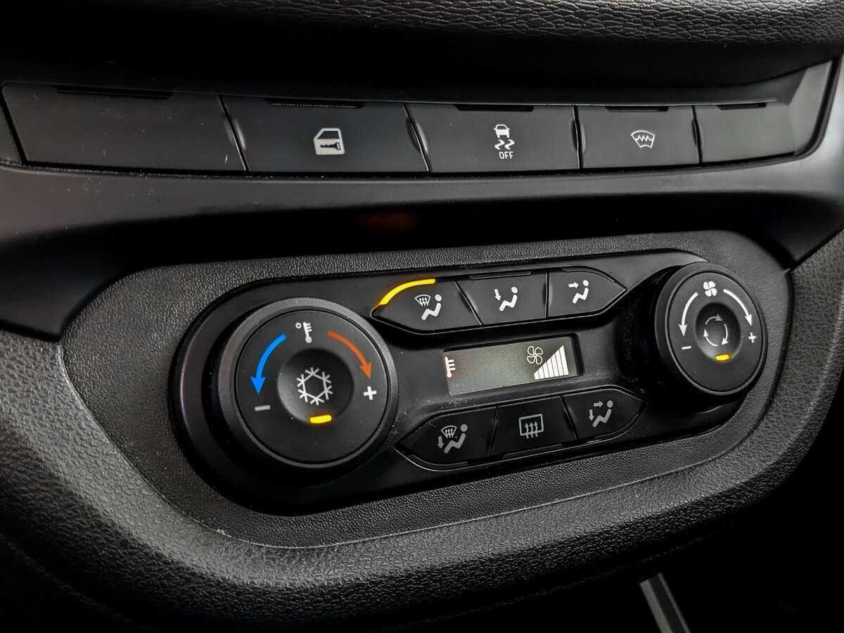 Lada (ВАЗ) Vesta SW, 2021 - Фото №19