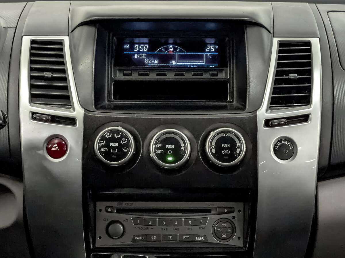 Mitsubishi Pajero Sport, 2012 - Фото №12