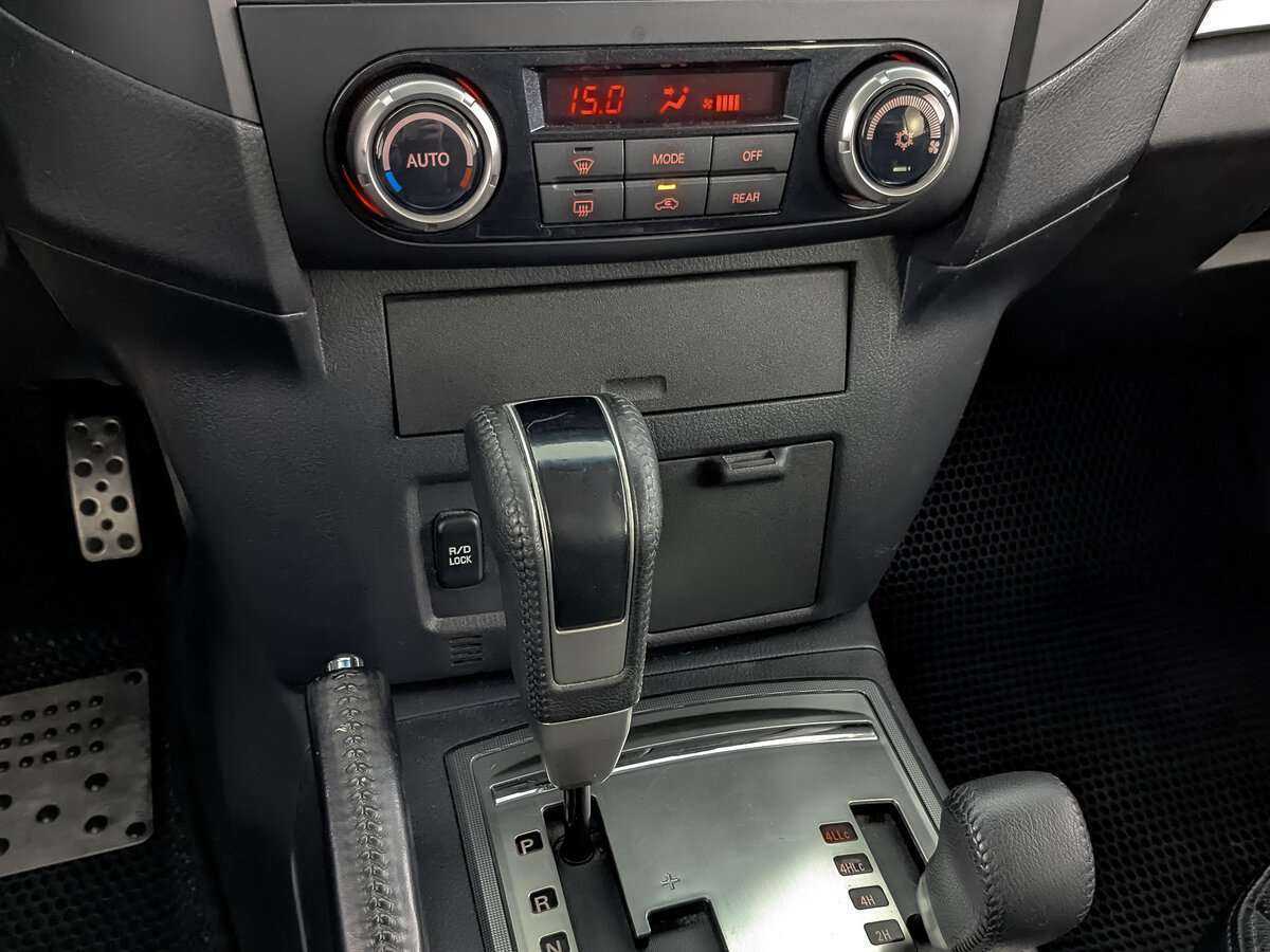 Mitsubishi Pajero, 2013 - Фото №25