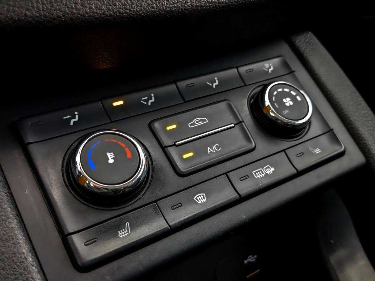 FAW Besturn X40, 2019 - Фото №21