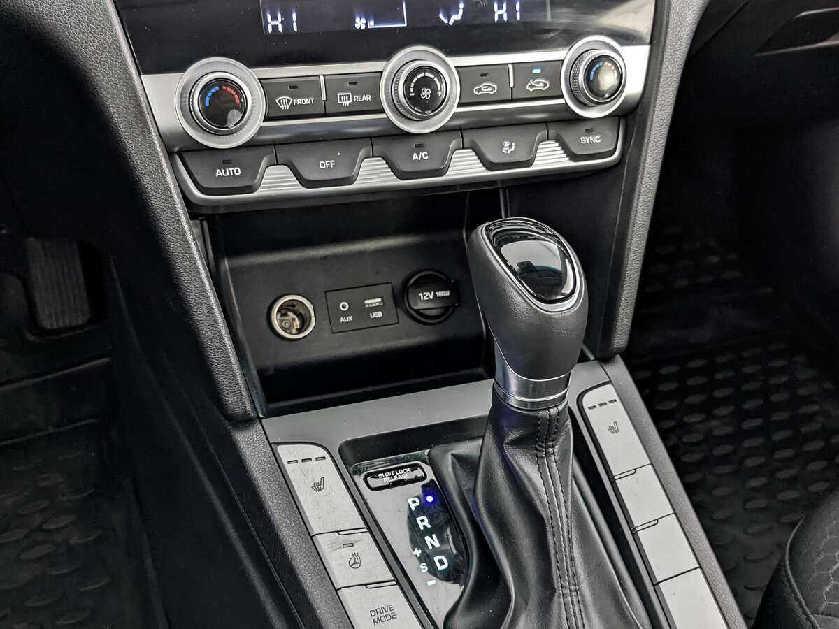 Hyundai Elantra, 2020 - Фото №21
