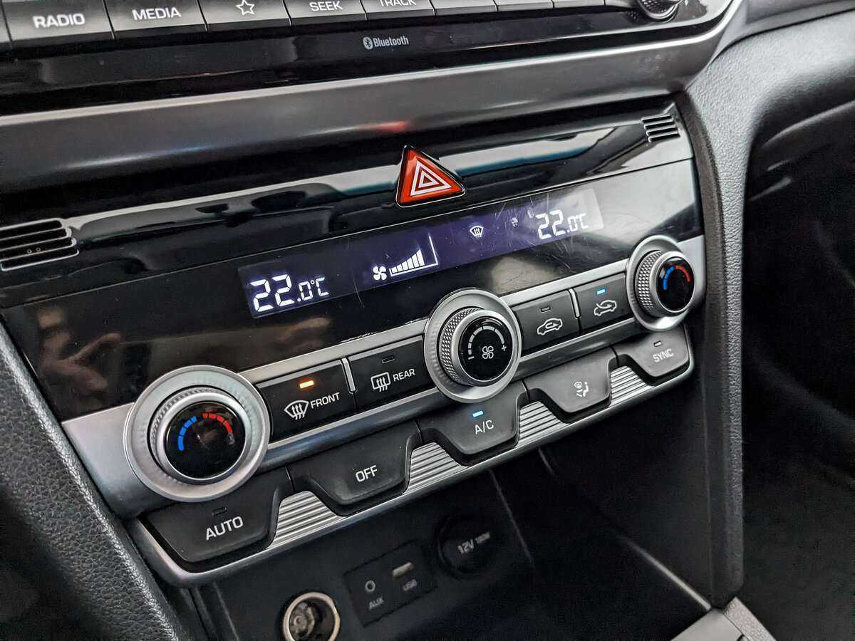 Hyundai Elantra, 2020 - Фото №16