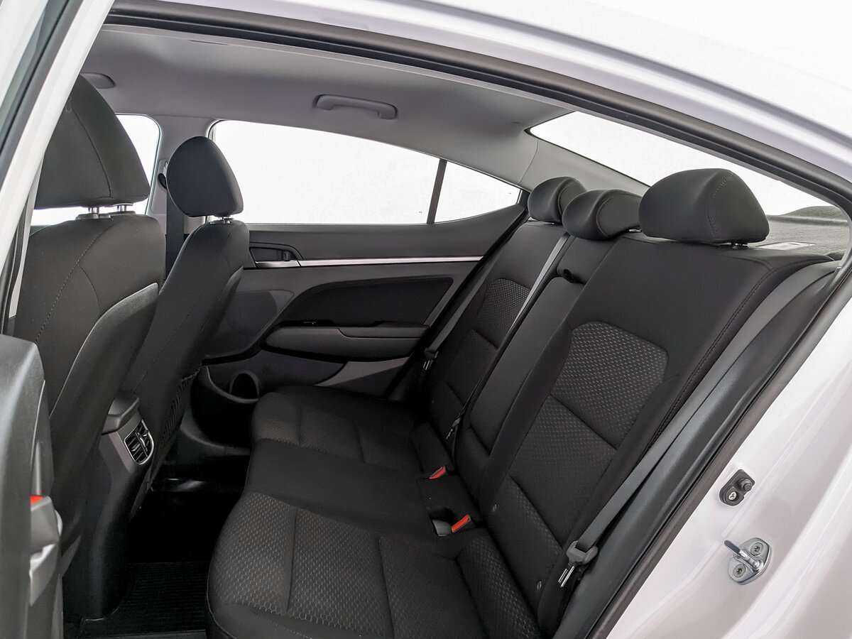 Hyundai Elantra, 2020 - Фото №9
