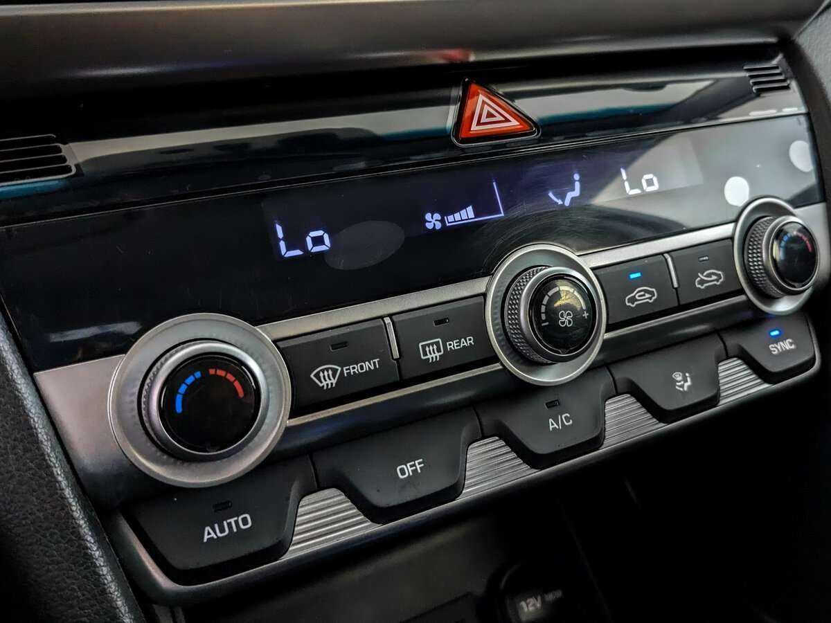 Hyundai Elantra, 2020 - Фото №19