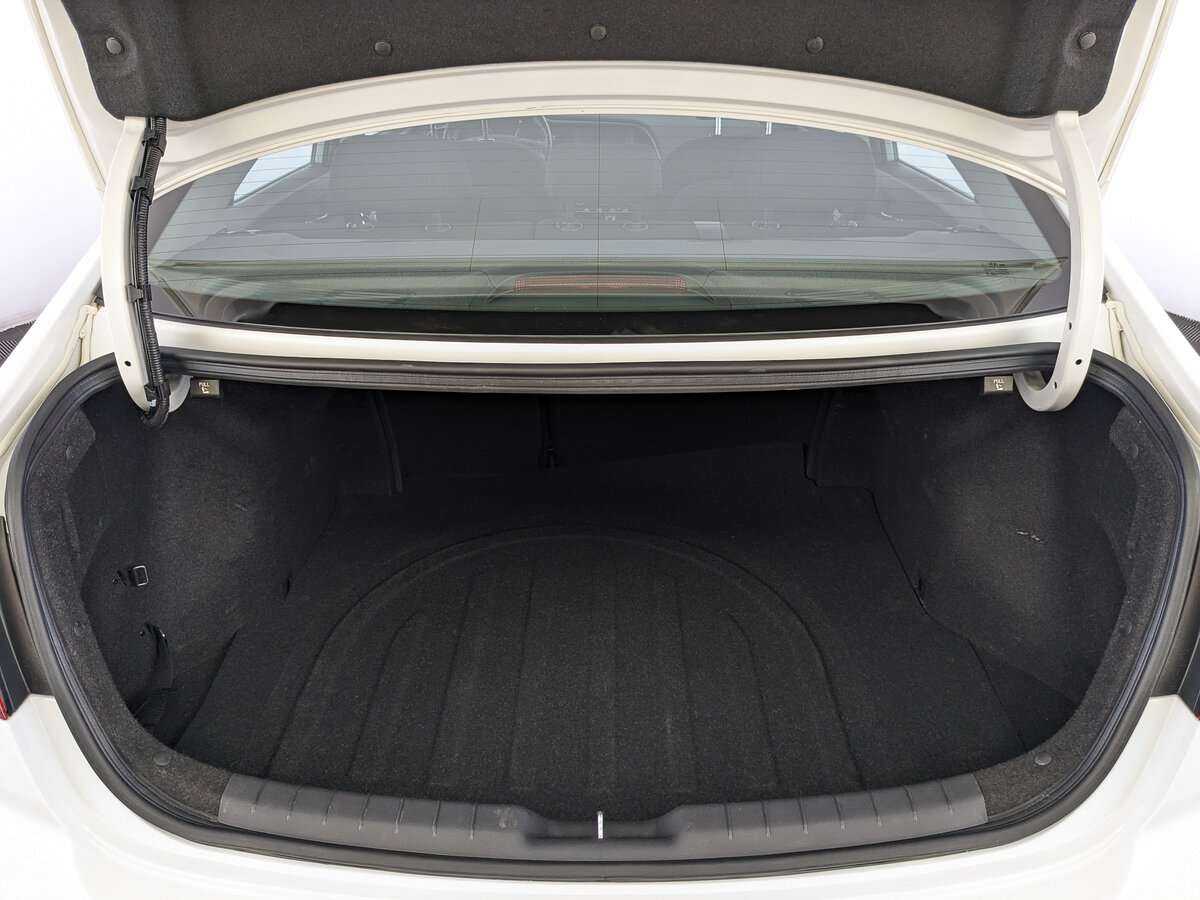 Hyundai Elantra, 2020 - Фото №9