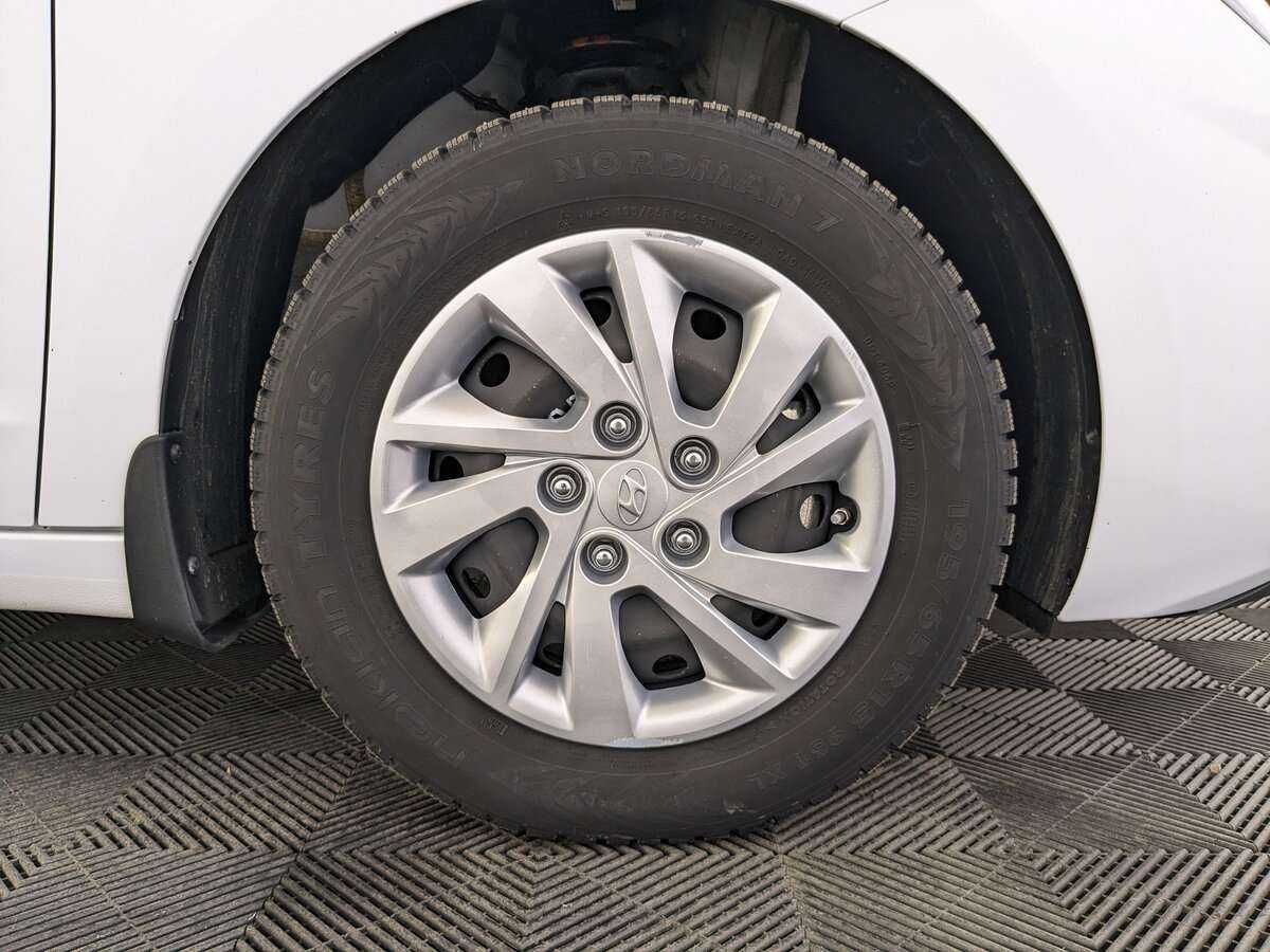 Hyundai Elantra, 2020 - Фото №11