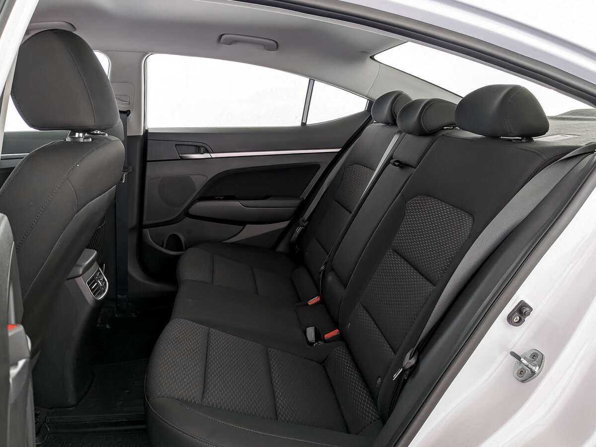 Hyundai Elantra, 2020 - Фото №9