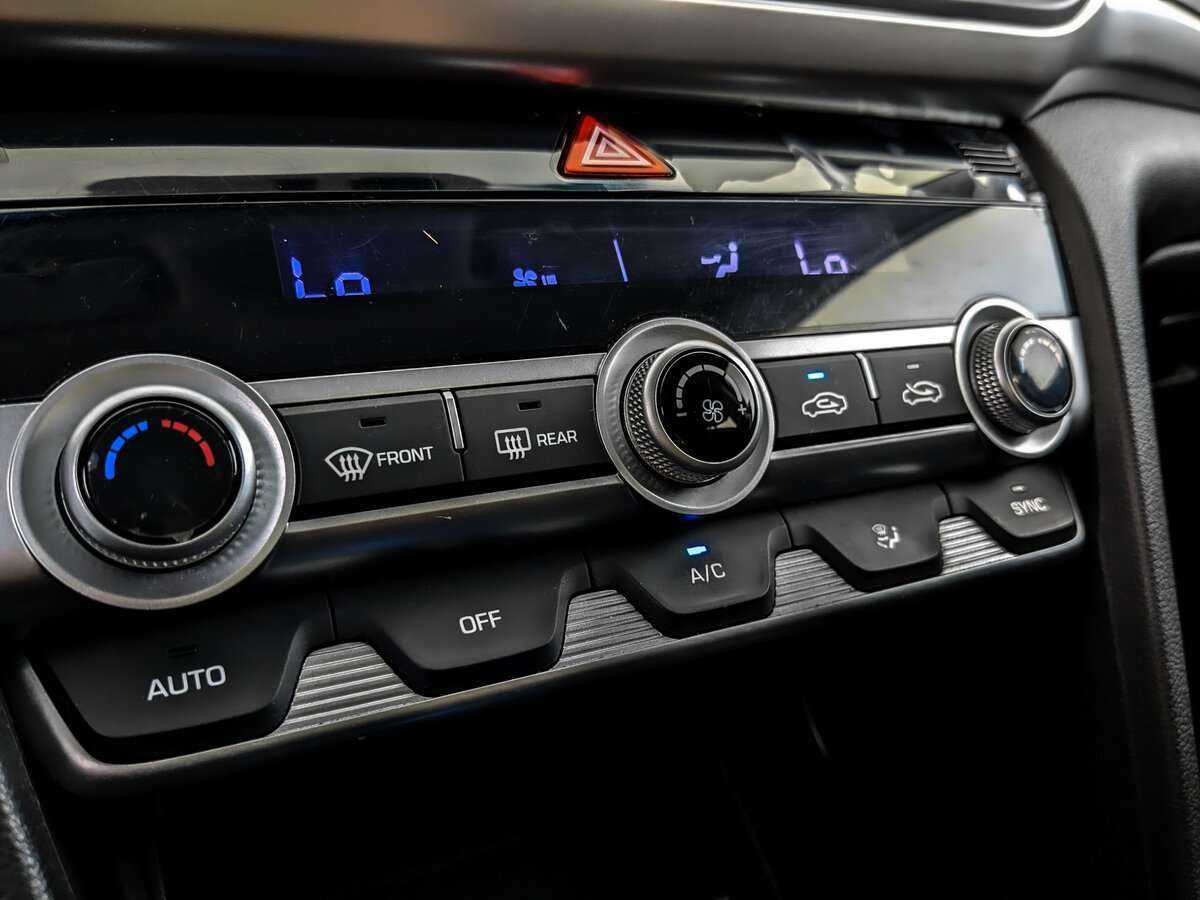 Hyundai Elantra, 2020 - Фото №20