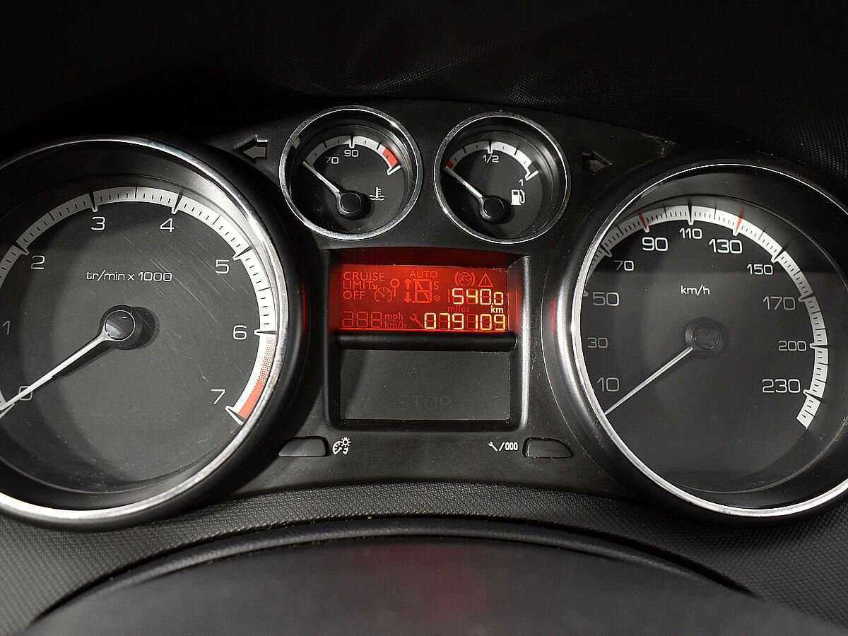 Peugeot 408, 2013 - Фото №11