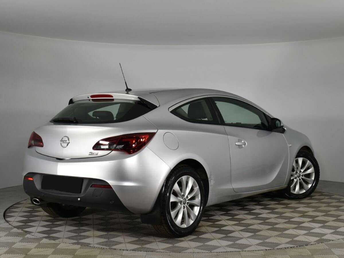 Opel Astra GTC, 2013 - Фото №1