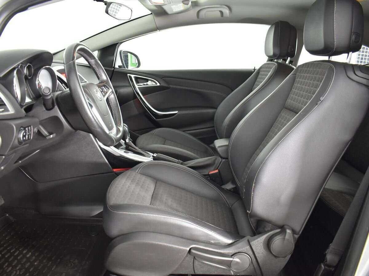 Opel Astra GTC, 2013 - Фото №7