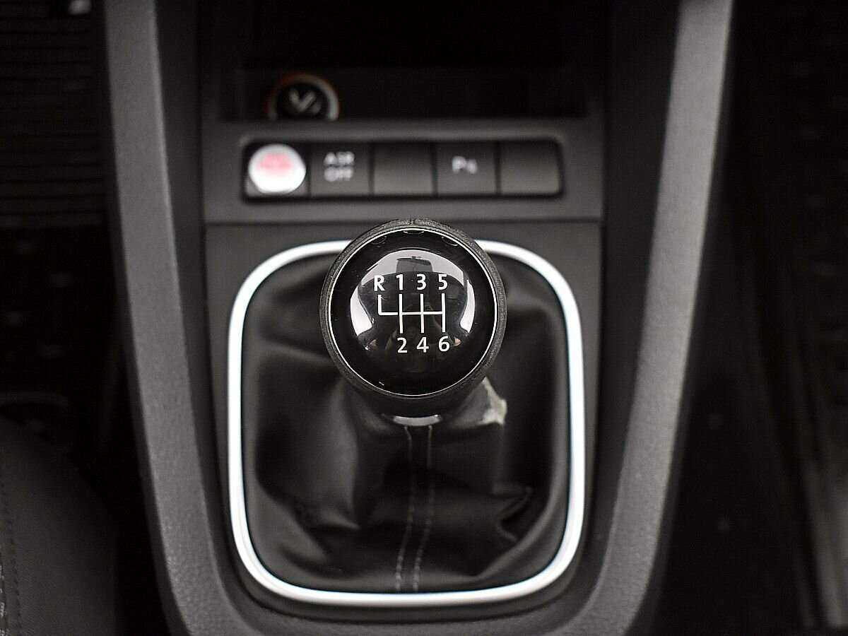 Volkswagen Jetta, 2014 - Фото №12