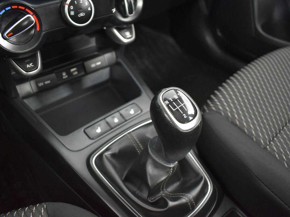Kia Rio X-Line, 2019 - Фото №11