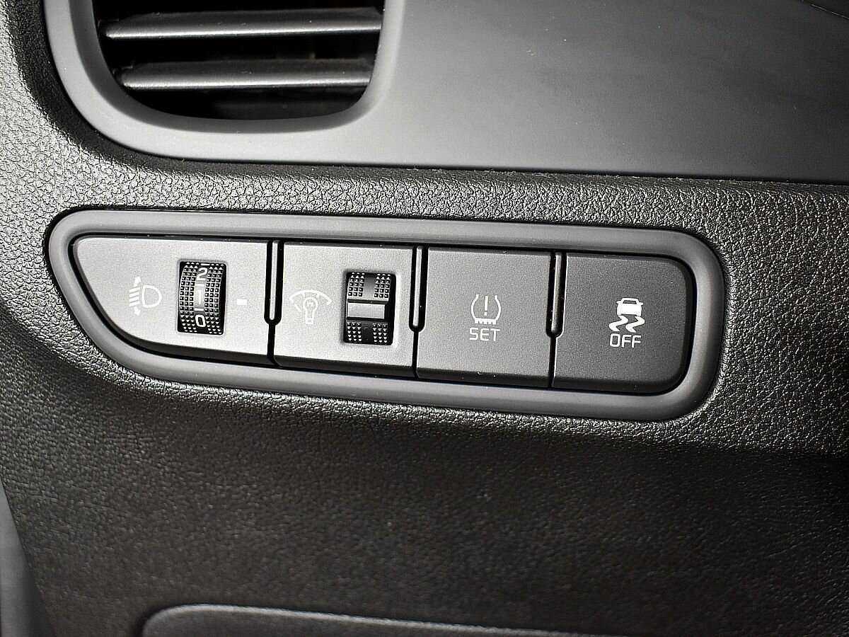 Kia Rio X-Line, 2018 - Фото №15