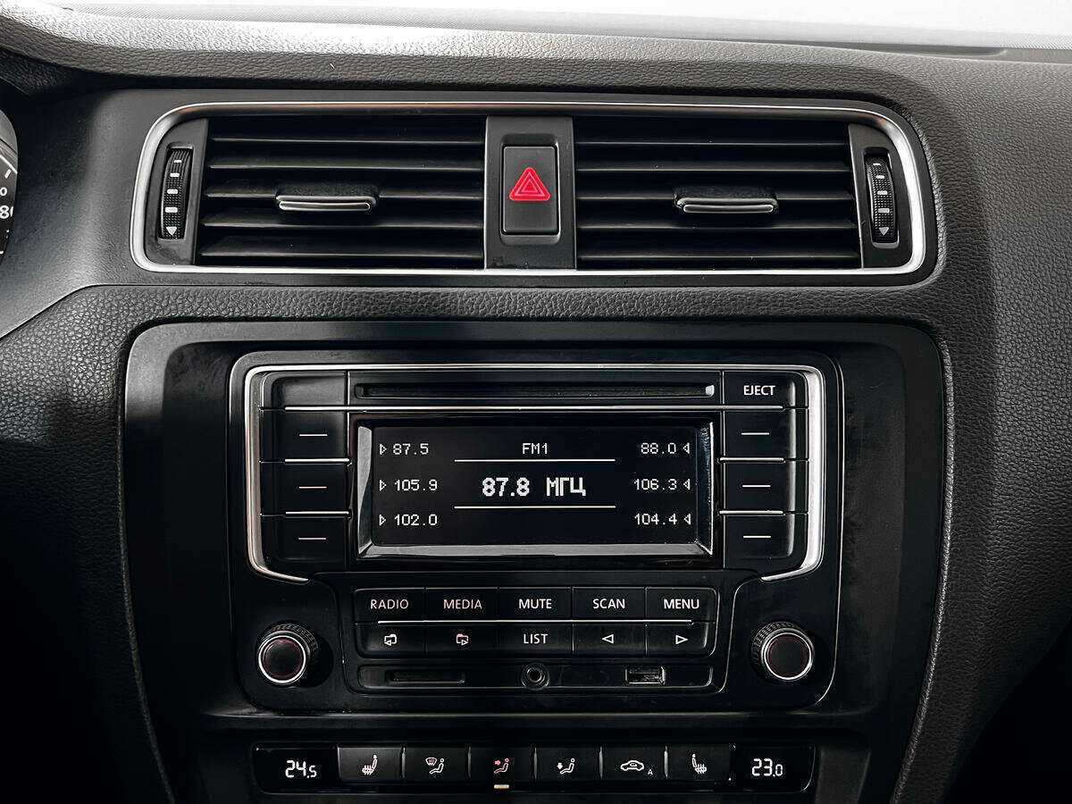 Volkswagen Jetta, 2013 - Фото №12