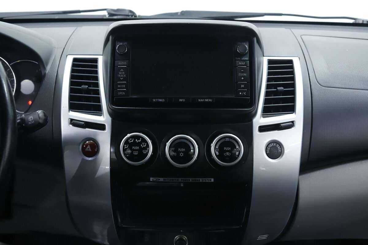 Mitsubishi Pajero Sport, 2015 - Фото №11