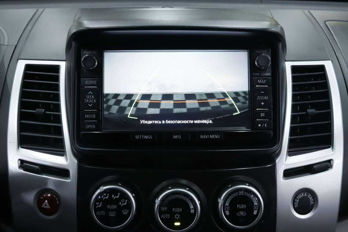 Mitsubishi Pajero Sport, 2015 - Фото №12