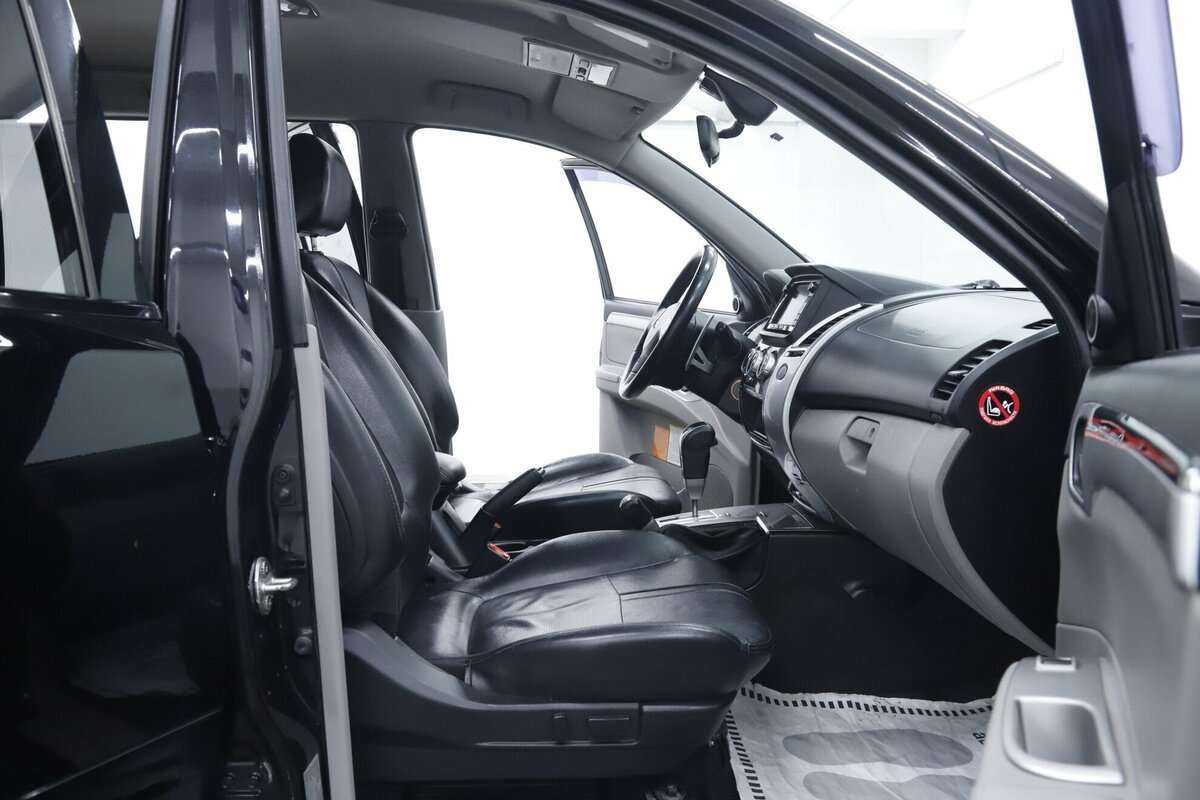 Mitsubishi Pajero Sport, 2015 - Фото №15