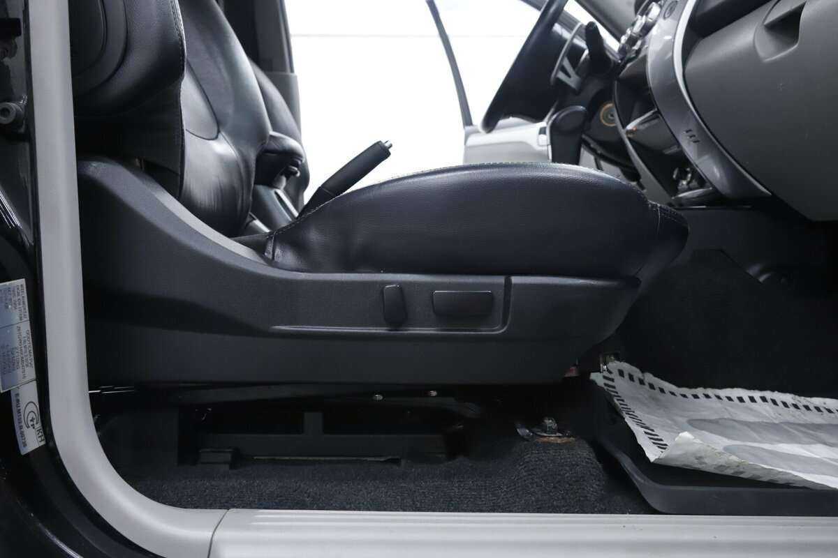 Mitsubishi Pajero Sport, 2015 - Фото №16