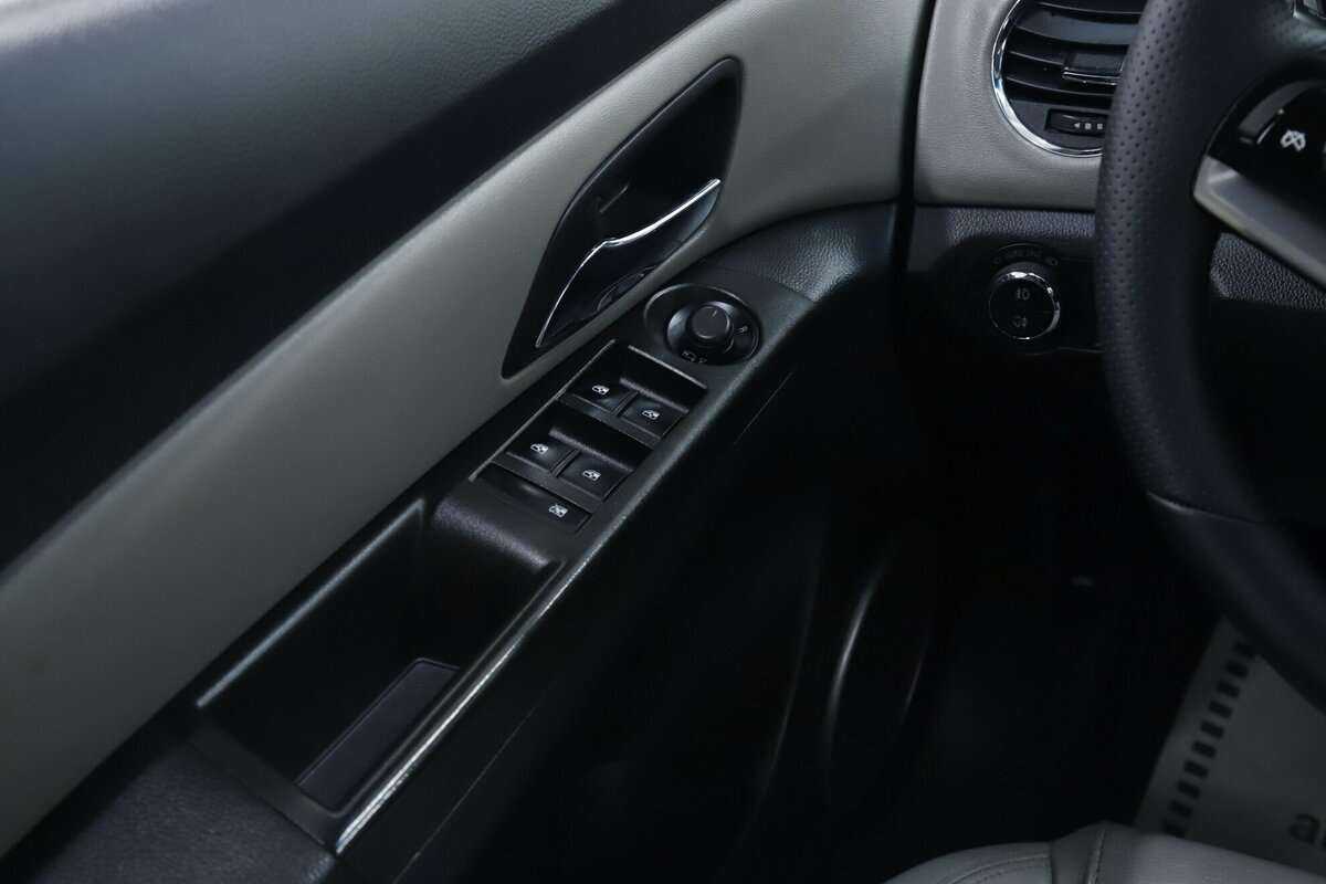 Chevrolet Cruze, 2015 - Фото №9