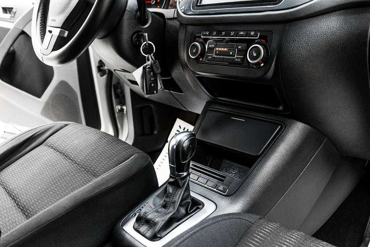 Volkswagen Tiguan, 2012 - Фото №9