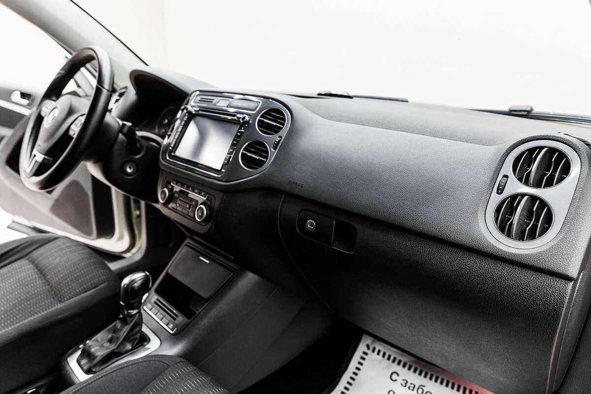 Volkswagen Tiguan, 2012 - Фото №11