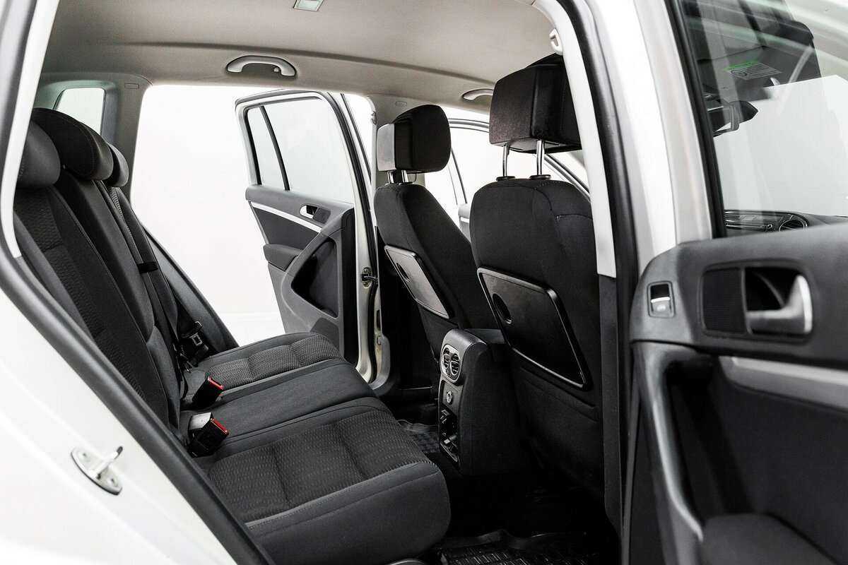 Volkswagen Tiguan, 2012 - Фото №12