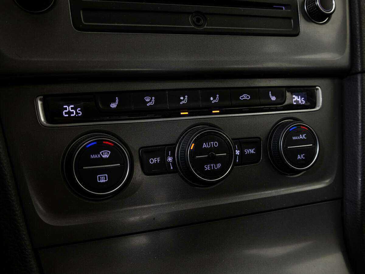 Volkswagen Golf, 2013 - Фото №14