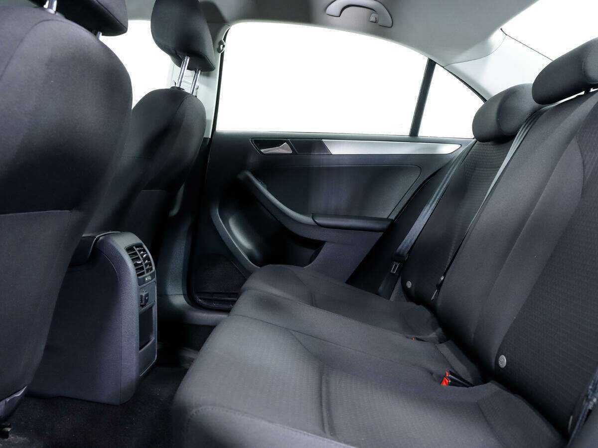 Volkswagen Jetta, 2015 - Фото №10