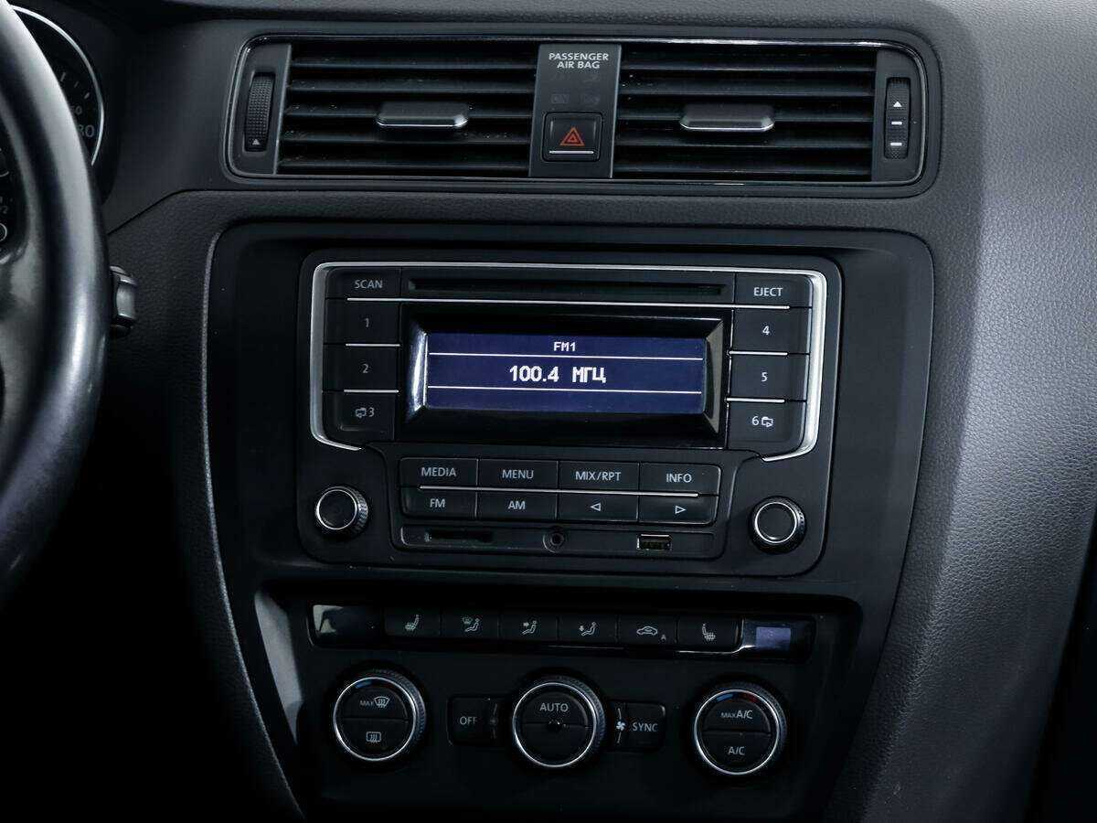Volkswagen Jetta, 2015 - Фото №11