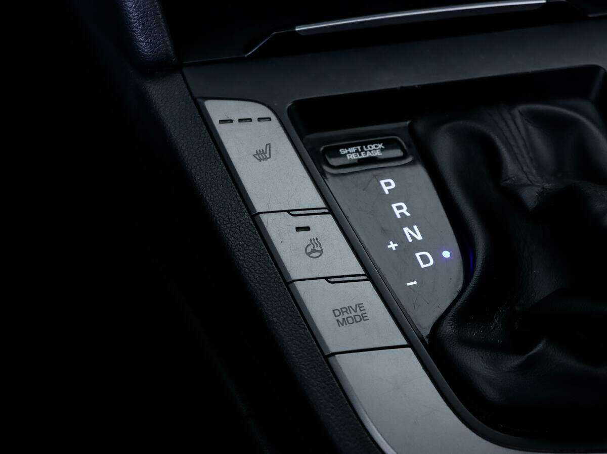 Hyundai Elantra, 2017 - Фото №11