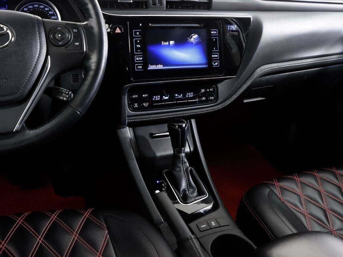 Toyota Corolla, 2018 - Фото №11