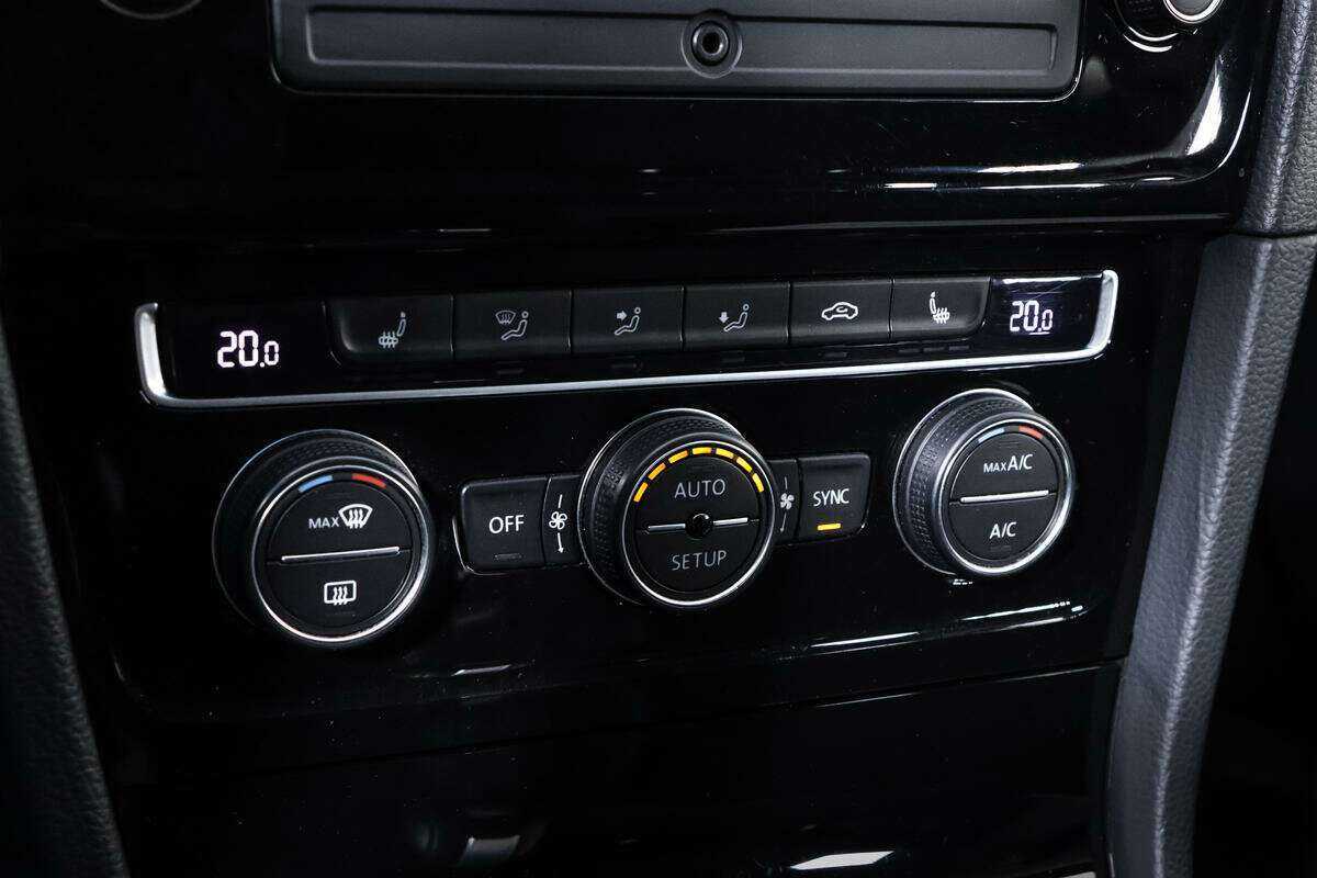 Volkswagen Golf, 2013 - Фото №16