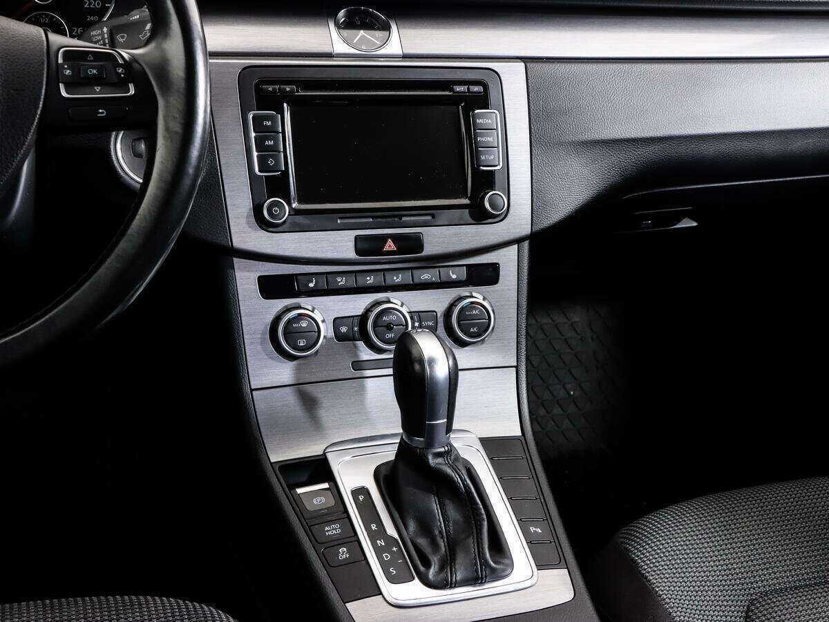 Volkswagen Passat, 2014 - Фото №10