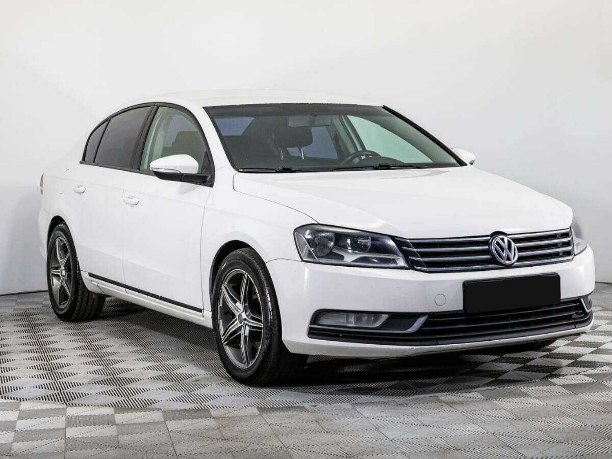 Volkswagen Passat, 2012 - Фото №2