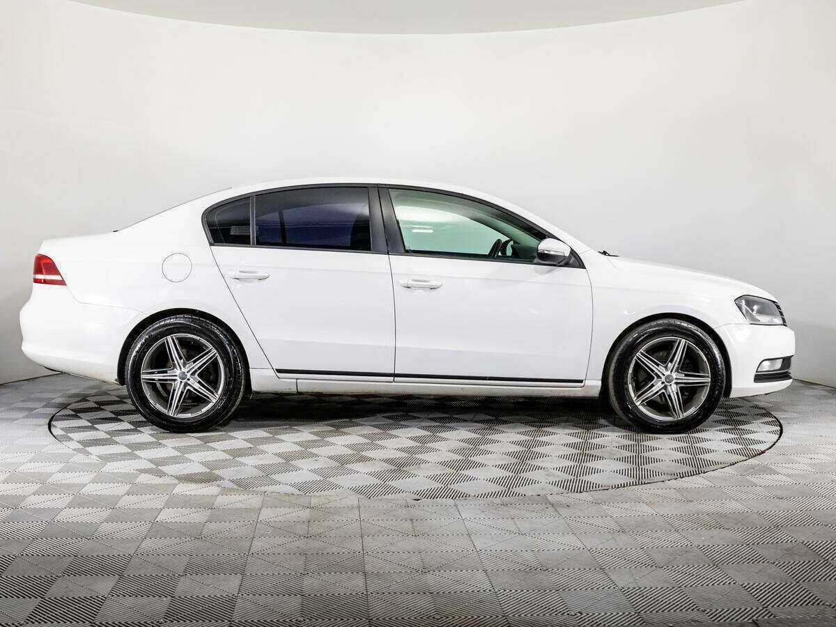 Volkswagen Passat, 2012 - Фото №3