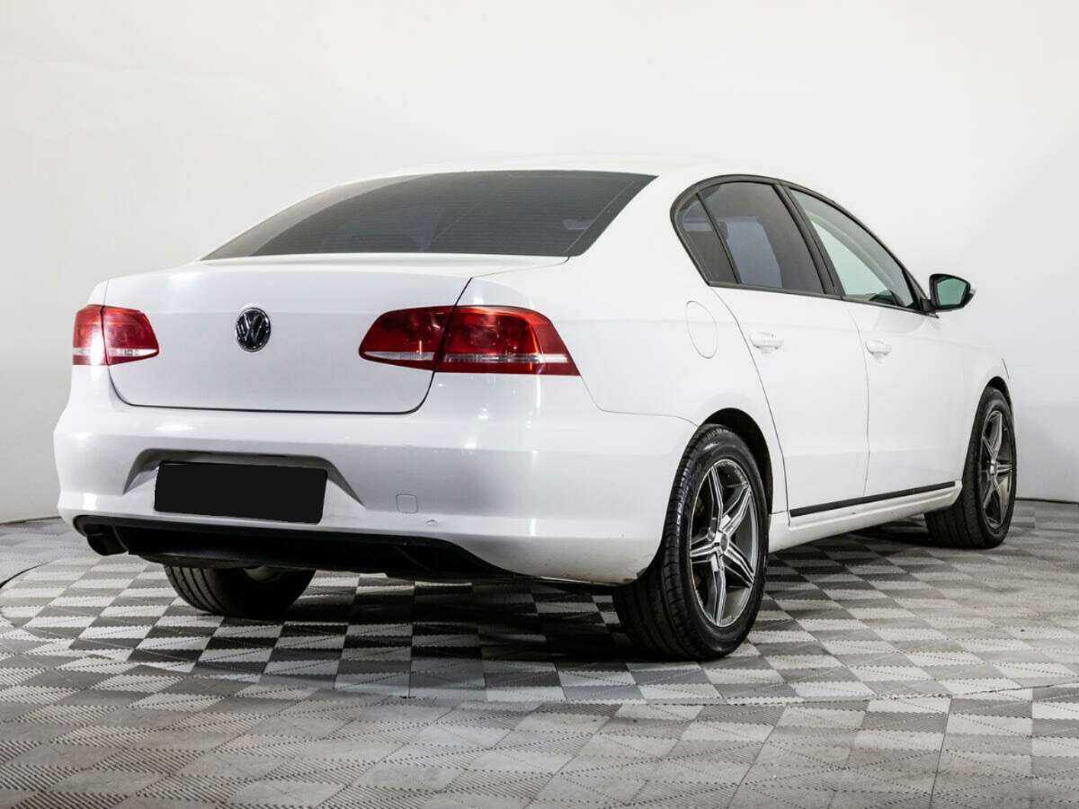 Volkswagen Passat, 2012 - Фото №4