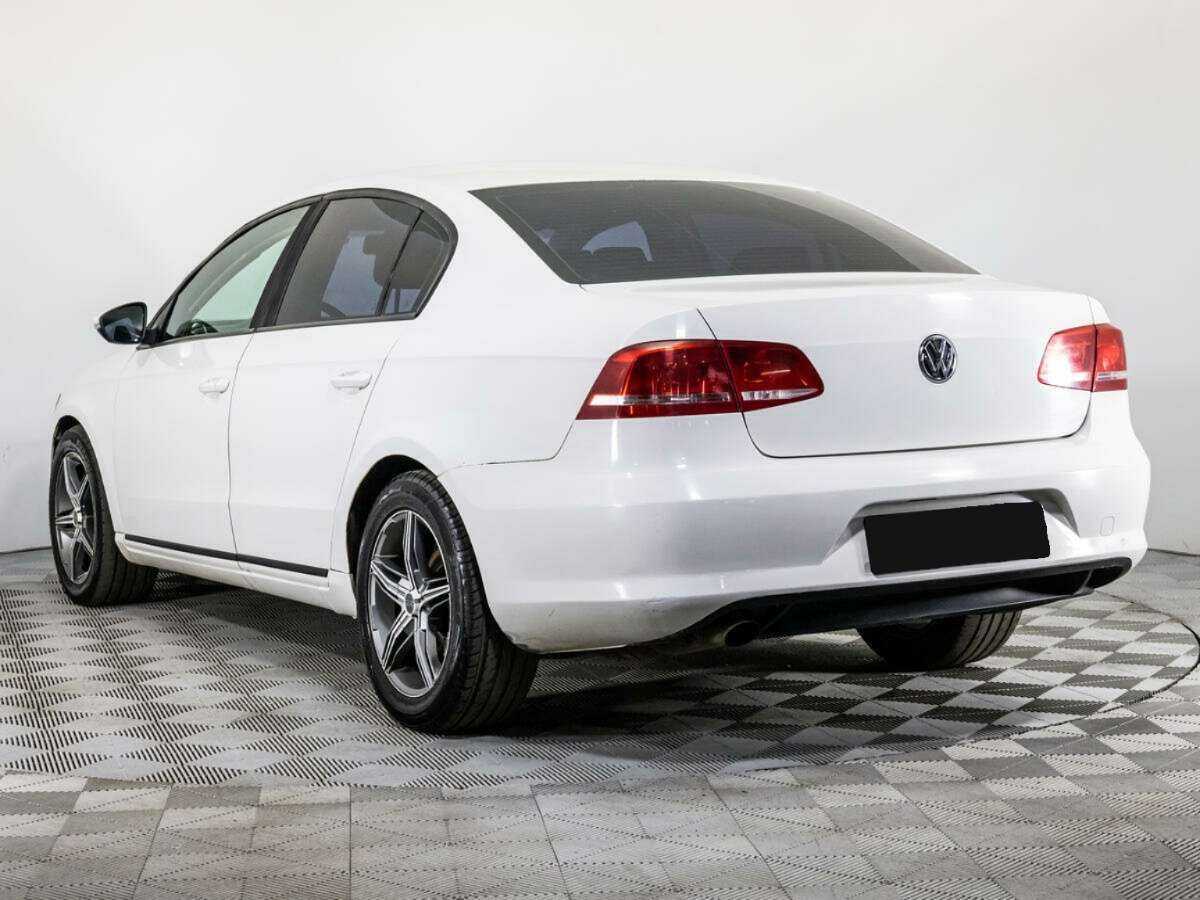 Volkswagen Passat, 2012 - Фото №6