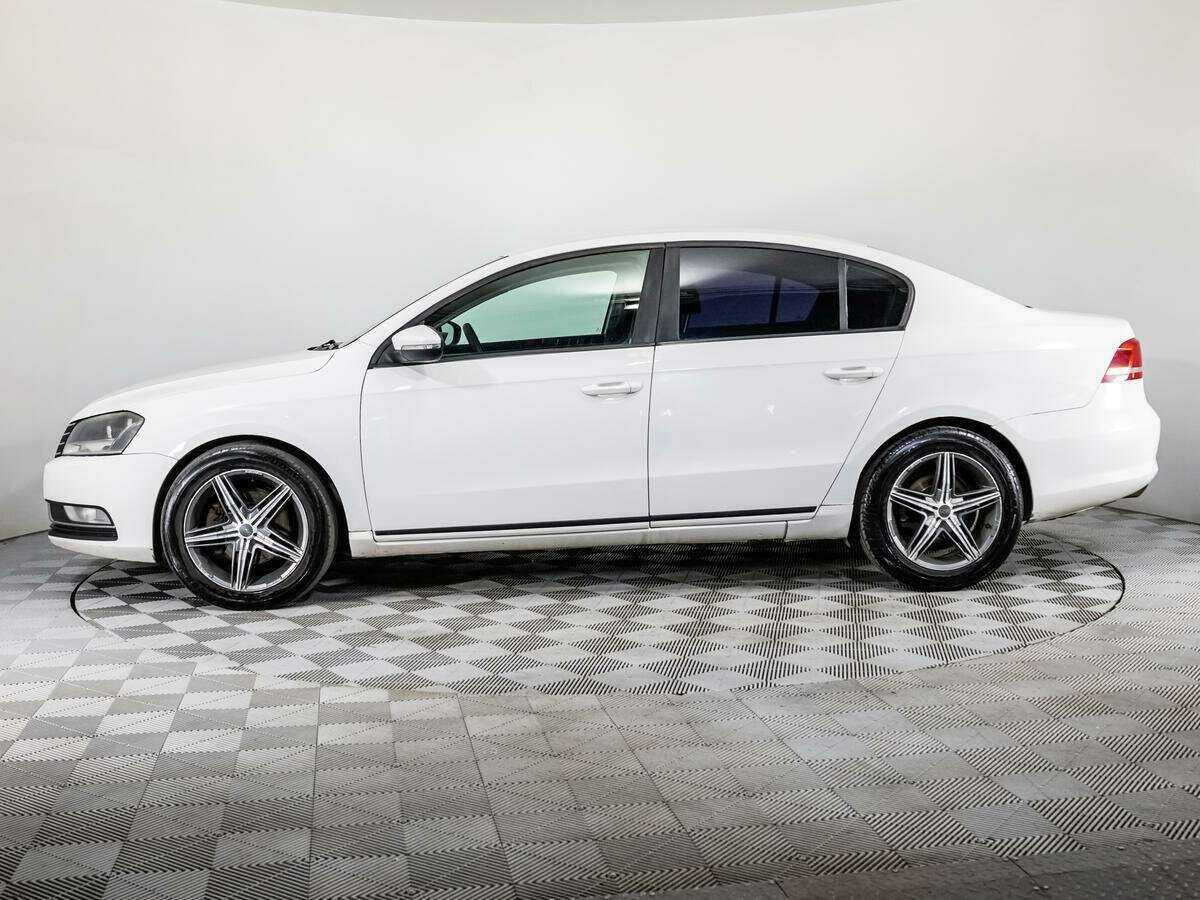 Volkswagen Passat, 2012 - Фото №7