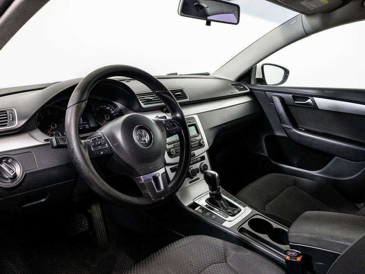 Volkswagen Passat, 2012 - Фото №10