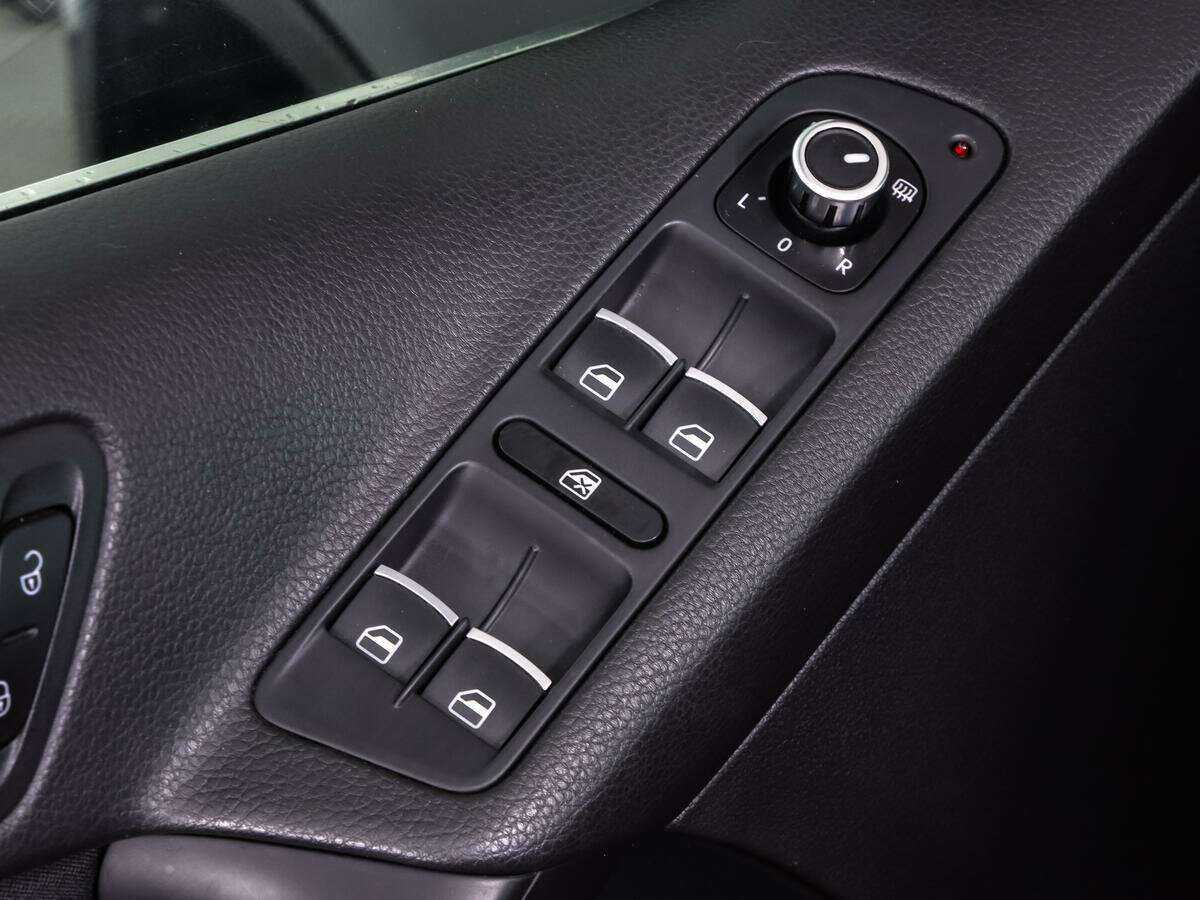 Volkswagen Tiguan, 2012 - Фото №16