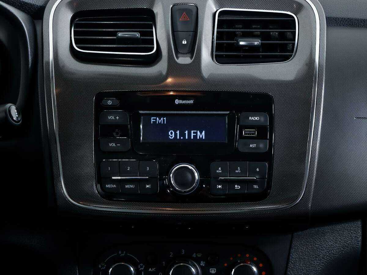 Renault Logan Stepway, 2020 - Фото №11