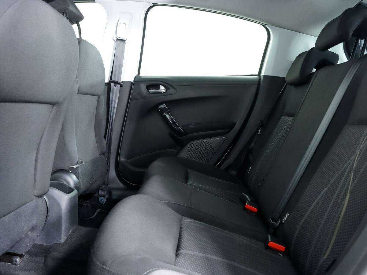 Peugeot 208, 2013 - Фото №10