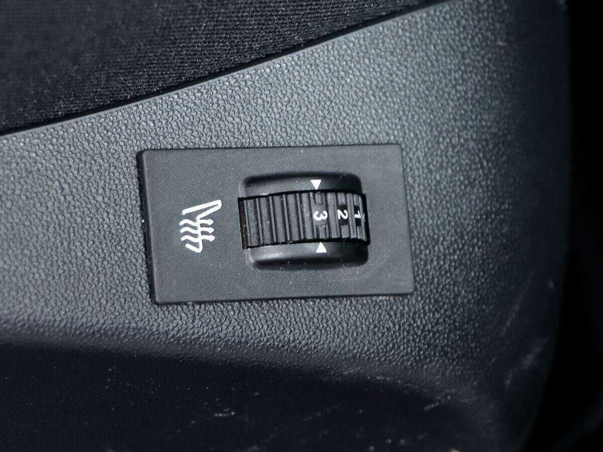 Peugeot 208, 2013 - Фото №12