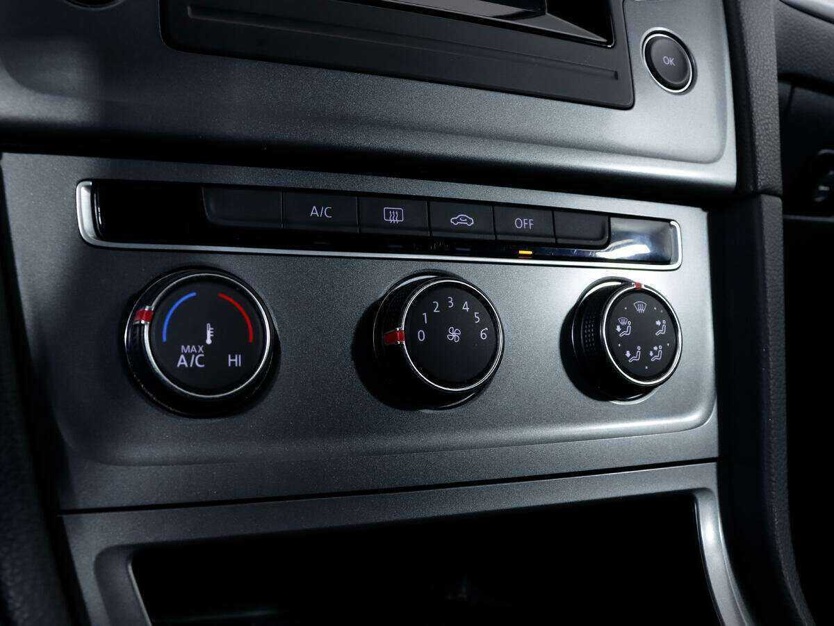 Volkswagen Golf, 2013 - Фото №12