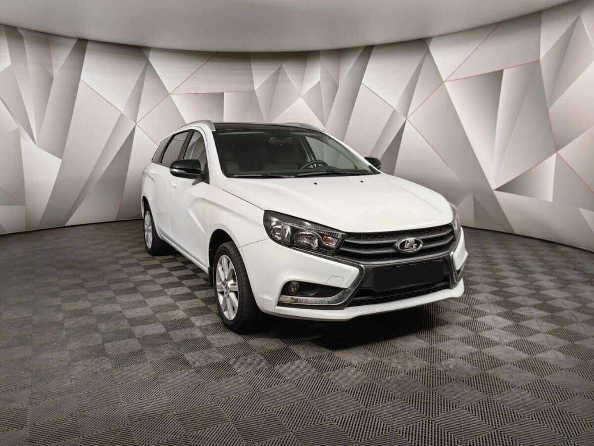 Lada (ВАЗ) Vesta SW, 2021 - Фото №2